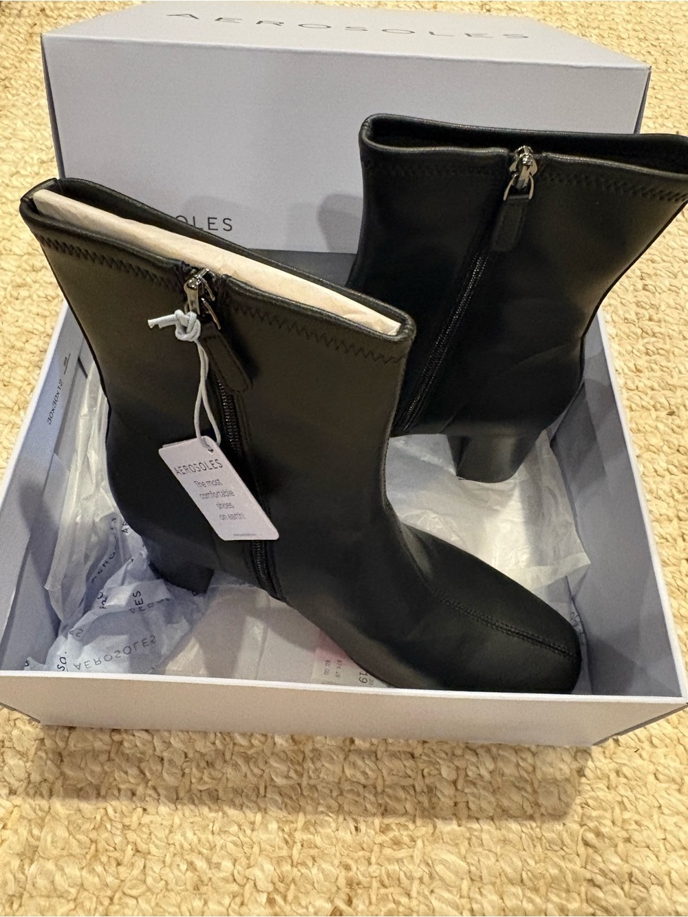 AEROSOLES Black Leather Ankle Boots with Side Zipper